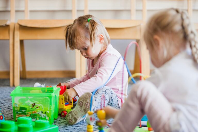 children-preschool-playing_23-2147663696