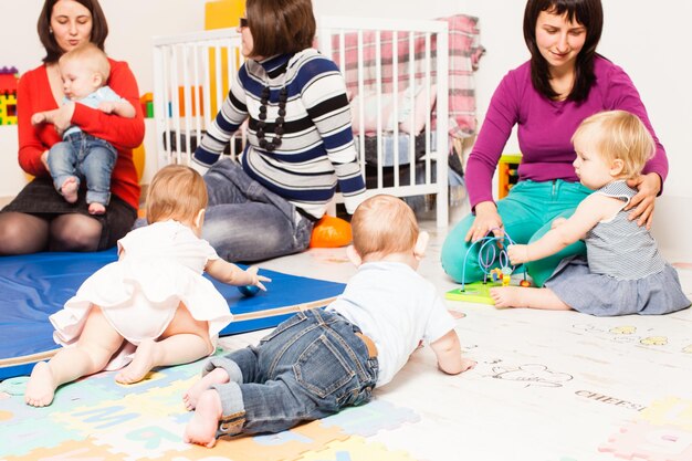 full-length-friends-sitting-floor_1048944-28819808